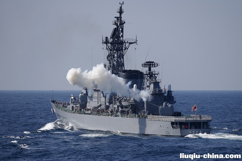 中国渔船与日本军舰在大隅群岛海域擦撞